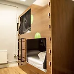 Leevin ホステル *