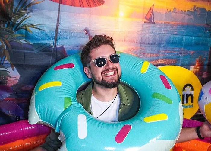 Leevin Mountjoy Hostel *